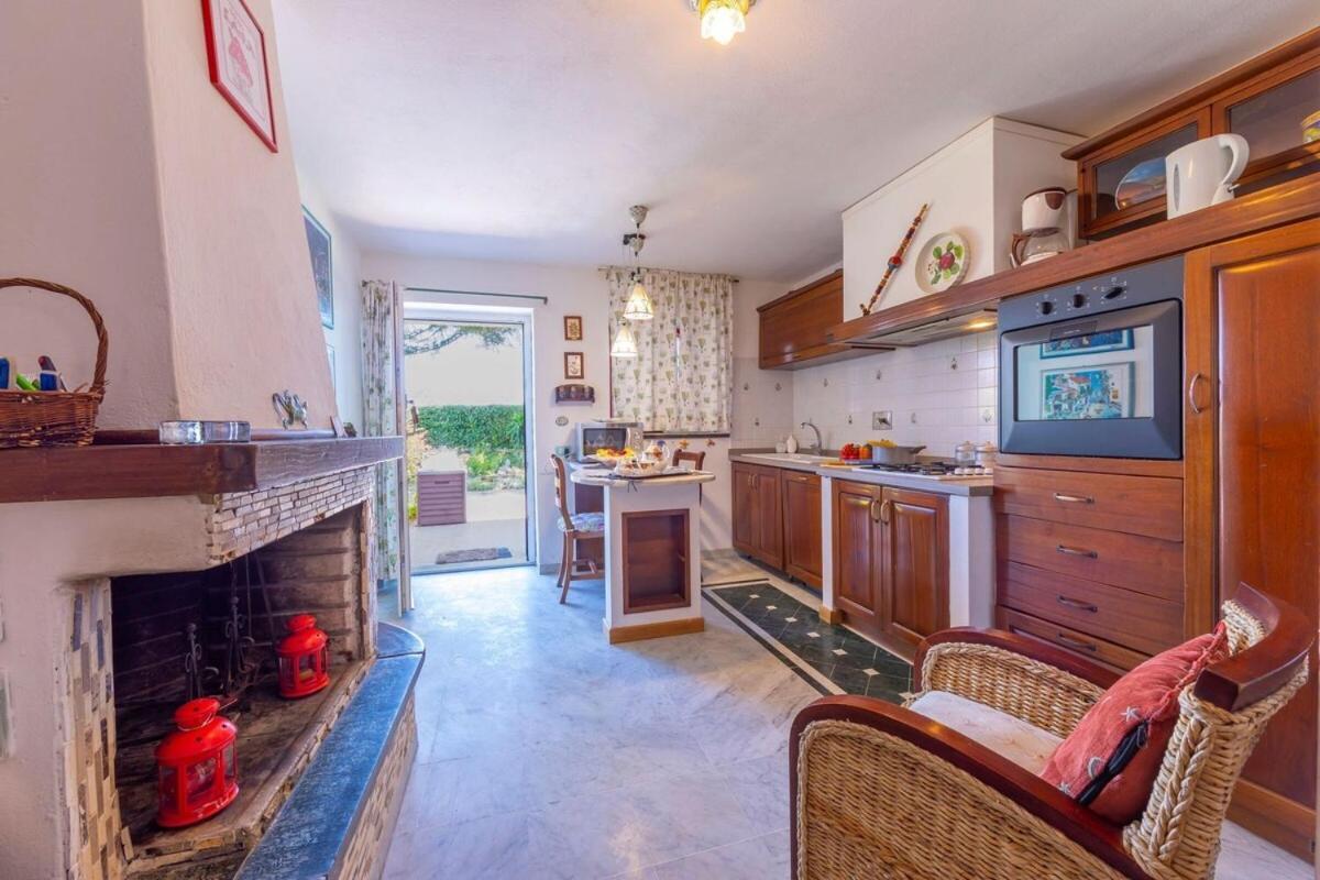 La Casa Fra Gli Ulivi Luxury Apartments With Pool Near Cinque Terre And Tuscany مونتيمارتشيلو المظهر الخارجي الصورة